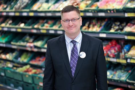 The average Store Manager base salary at ALDI is 58K per year. . How much does a grocery store manager make
